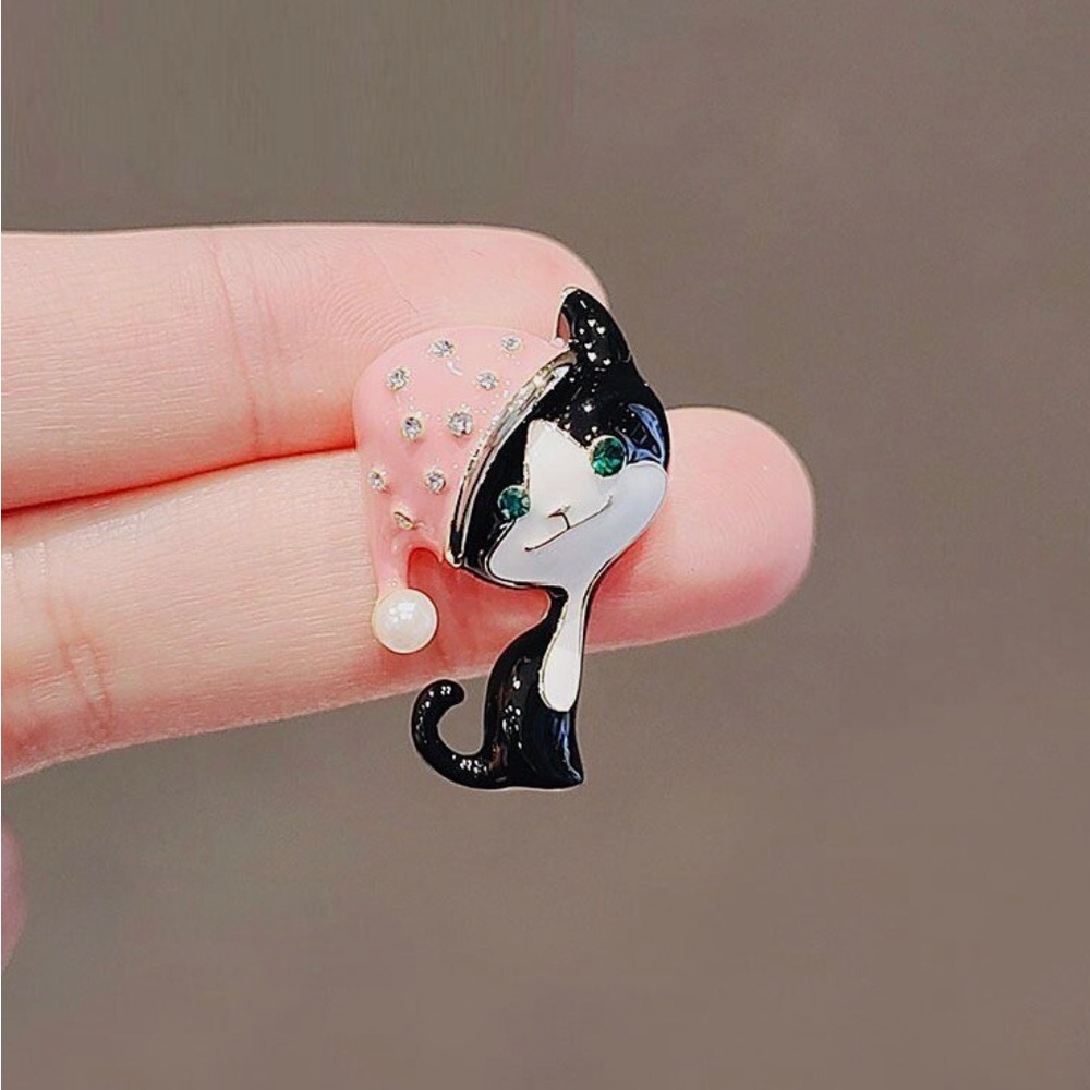 Cat Brooch - Picture 4 of 6